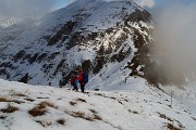 57 Da Cima Grem scendiamo alla Bocchetta di Grem con in fronte Cima Foppazzi